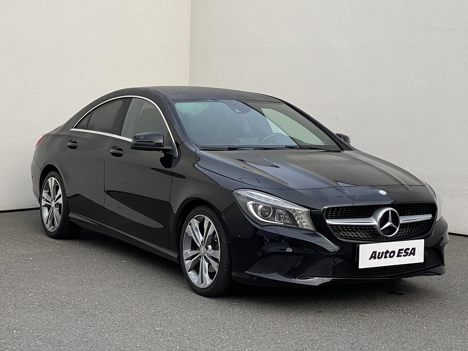 Mercedes-Benz CLA 1.6 i  200