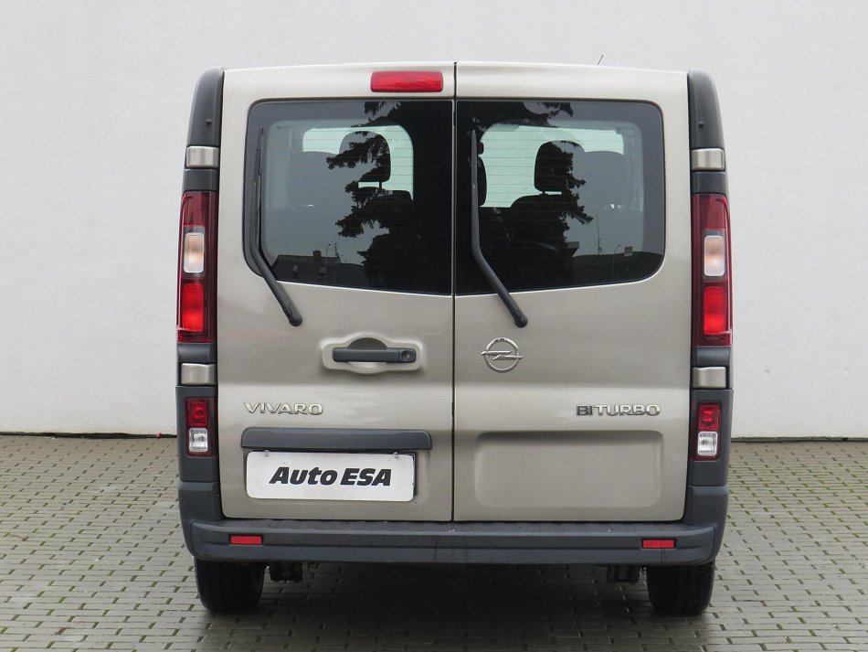 Opel Vivaro 1.6CDTi  8míst