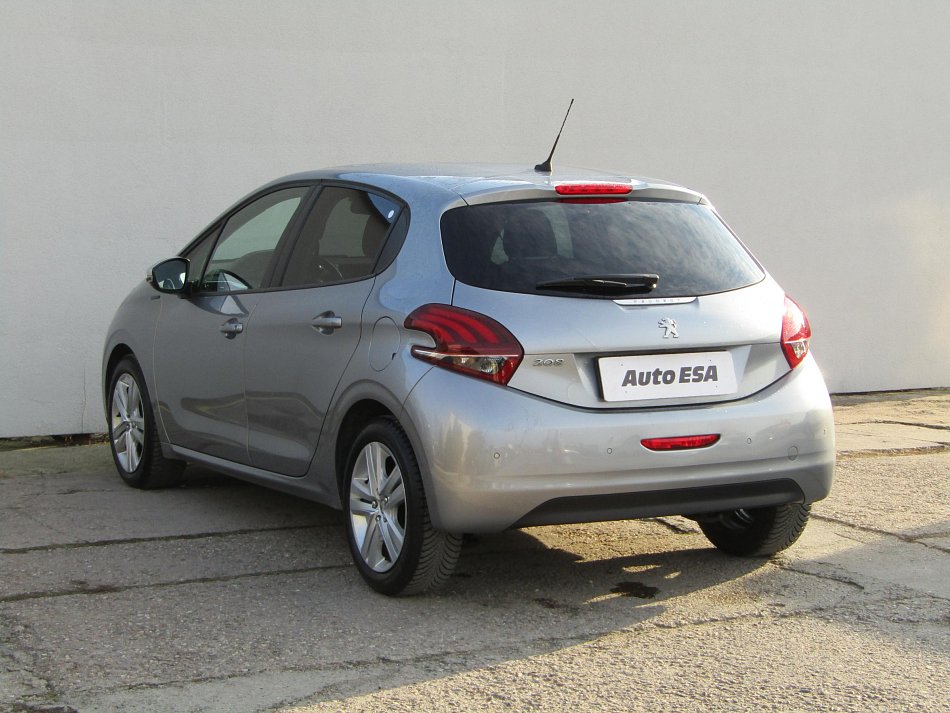 Peugeot 208 1.2 Signature