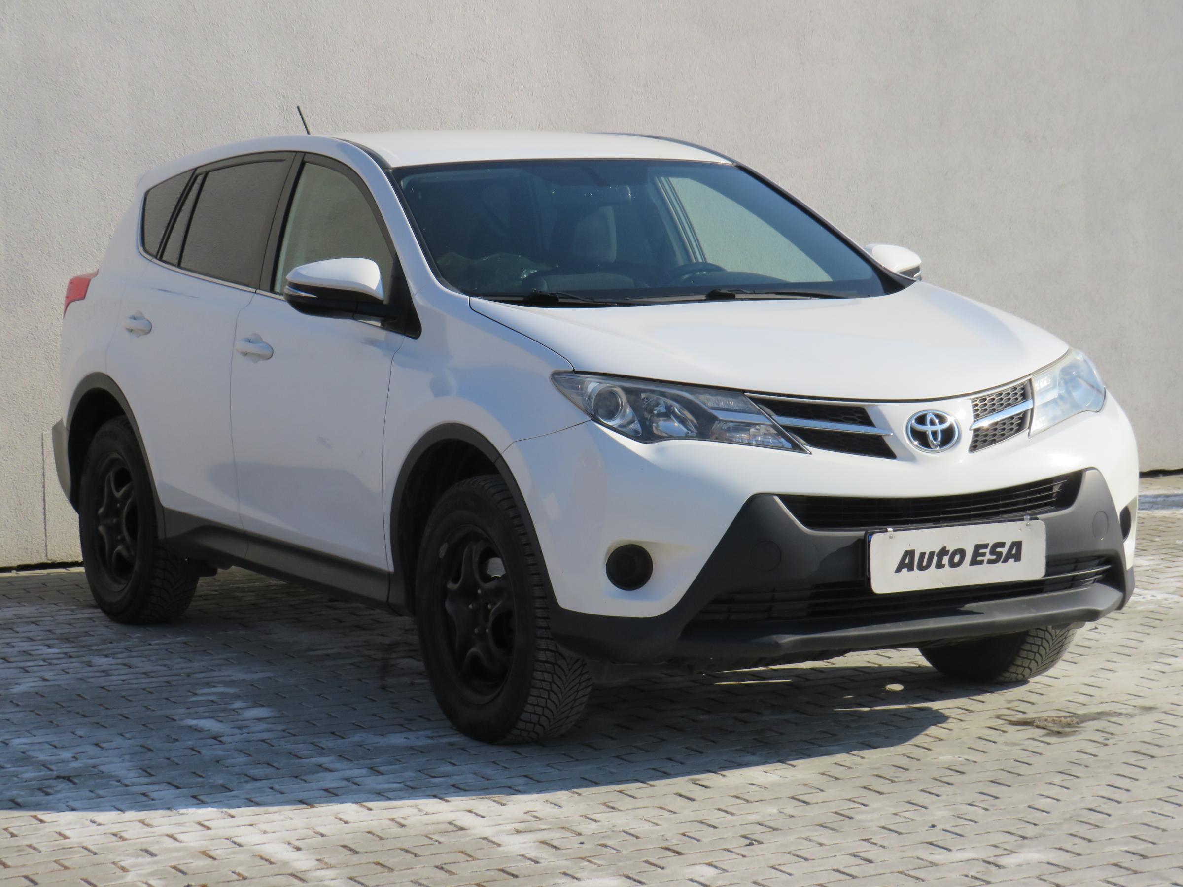 Toyota RAV4, 2015