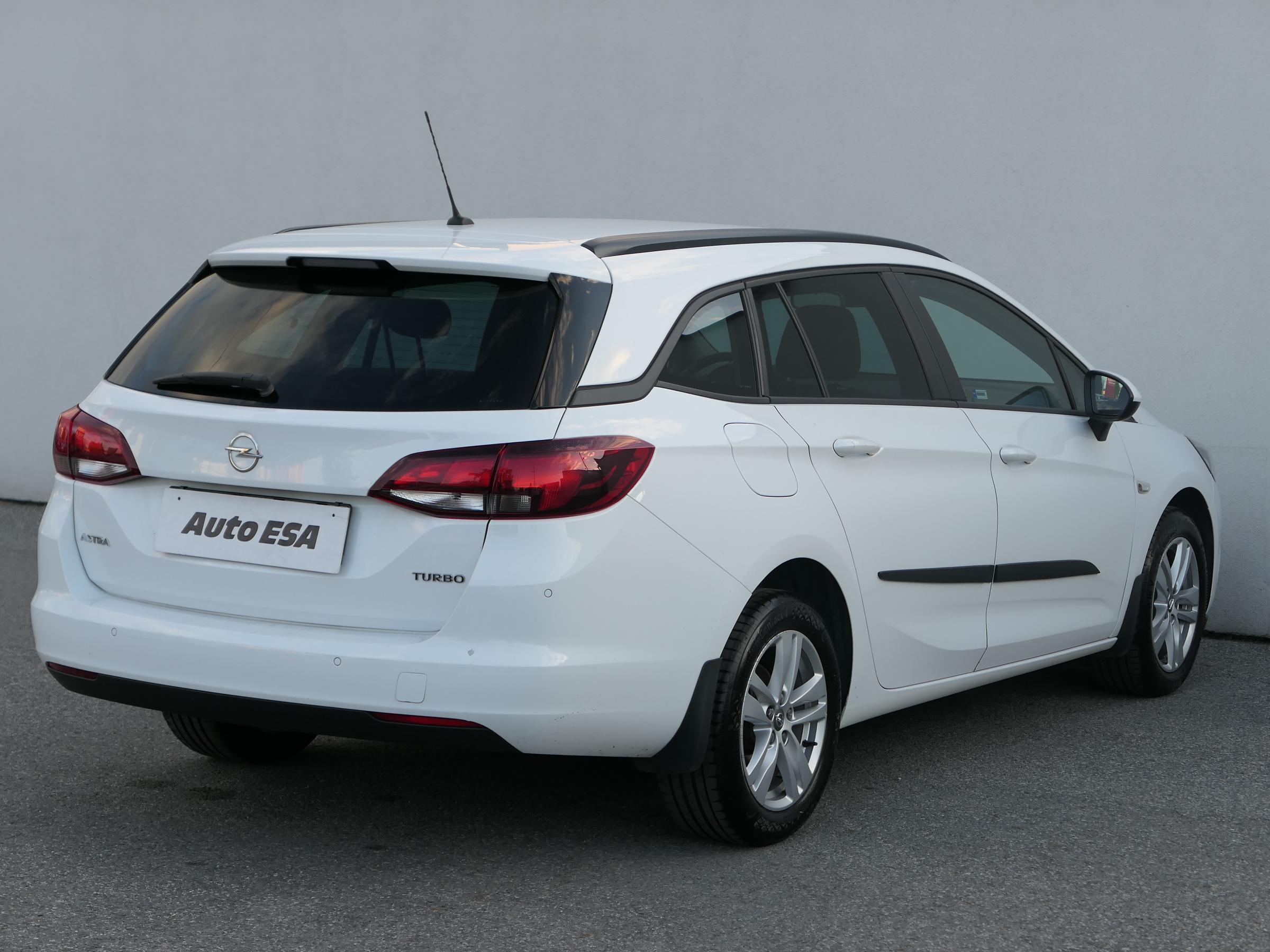 Opel Astra, 2017 - pohled č. 6