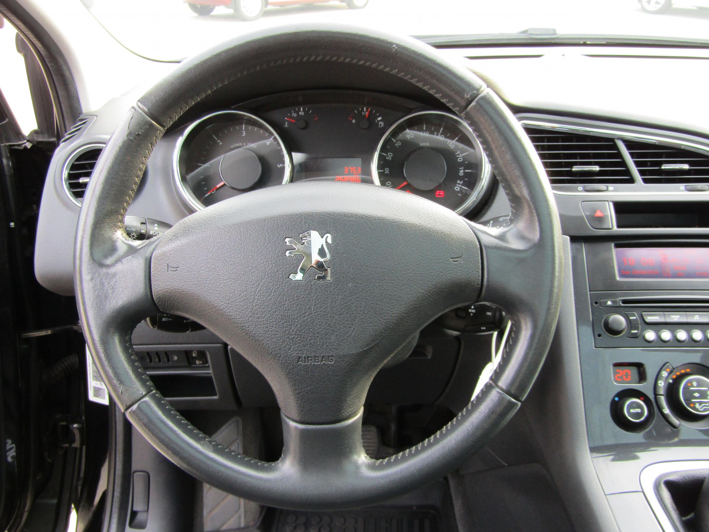 Peugeot 5008, 2010 - pohled č. 15