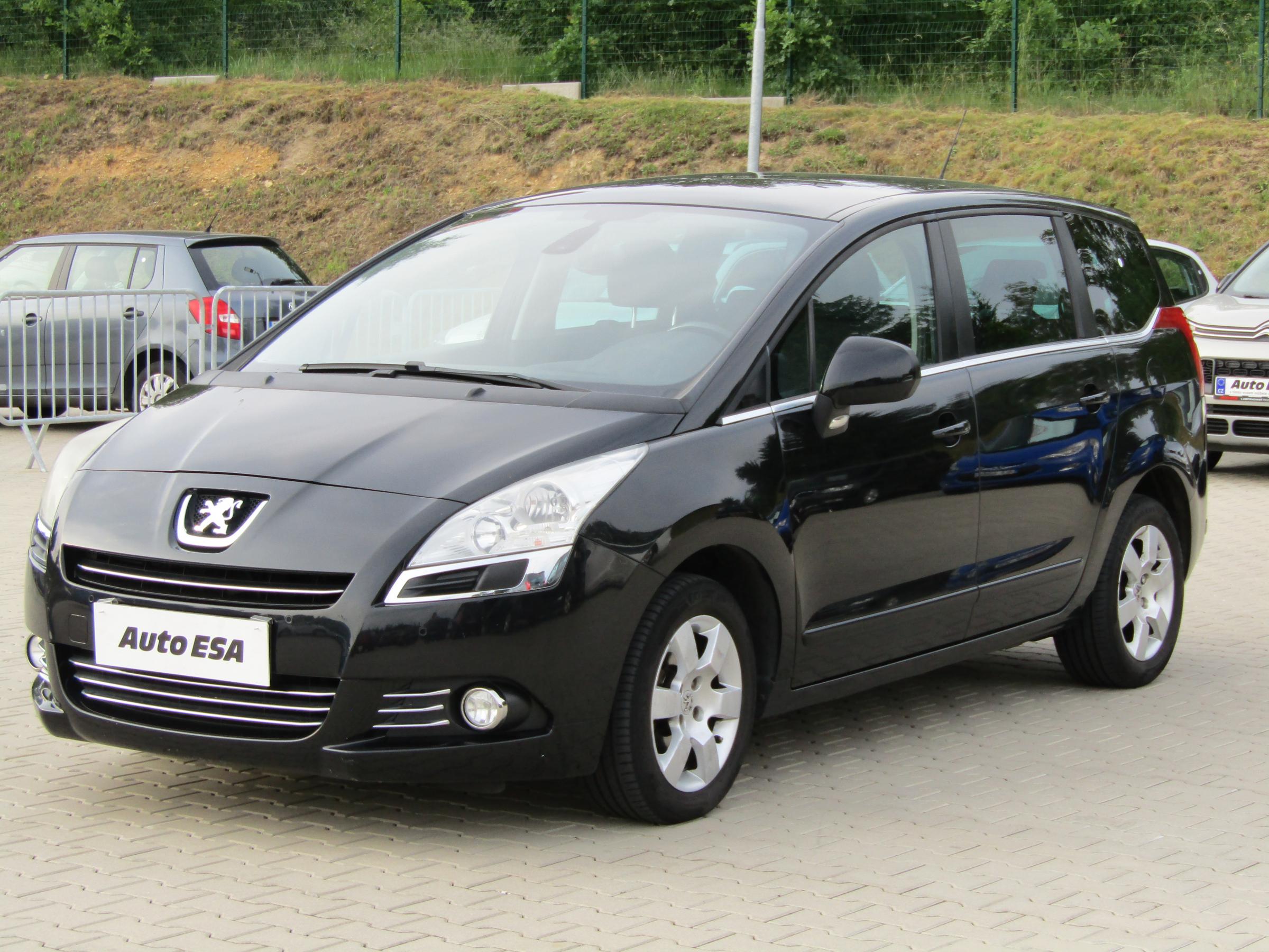 Peugeot 5008, 2010 - pohled č. 3