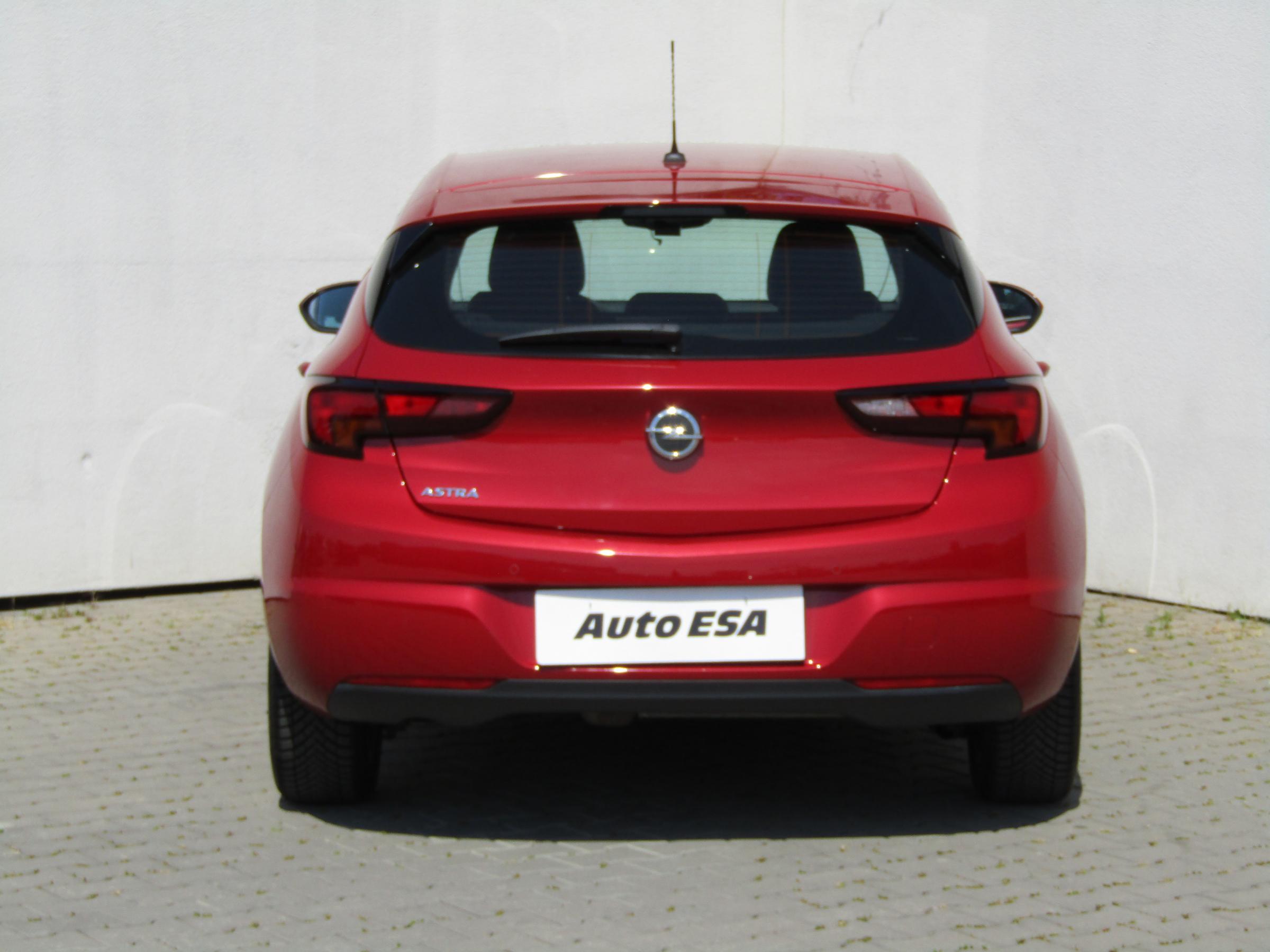 Opel Astra, 2019 - pohled č. 5