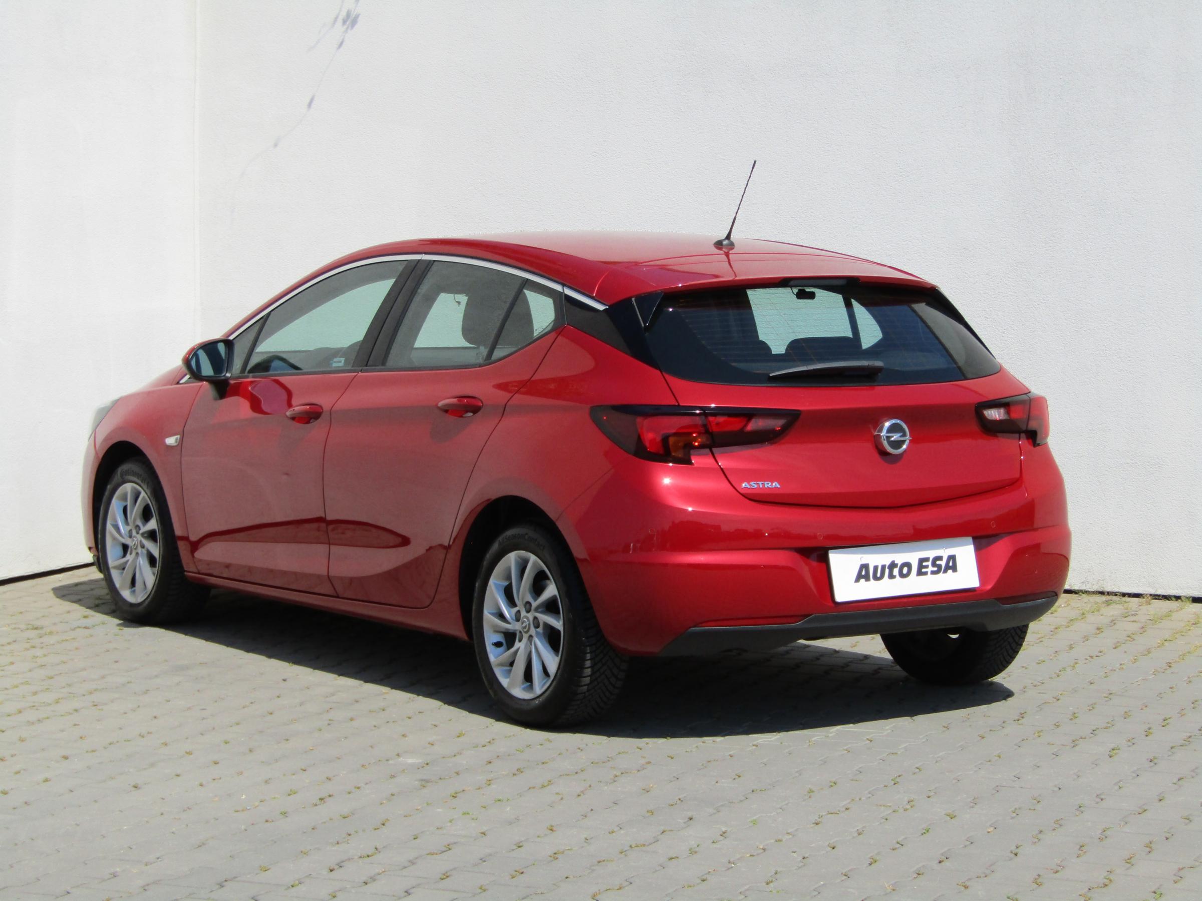 Opel Astra, 2019 - pohled č. 6