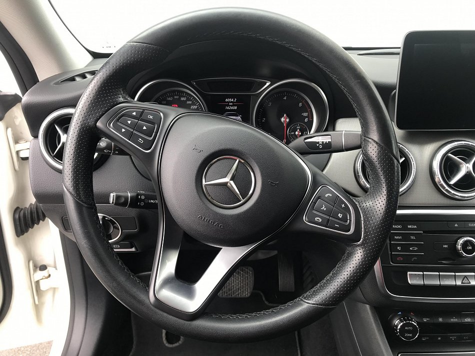 Mercedes-Benz CLA 2.2 D 