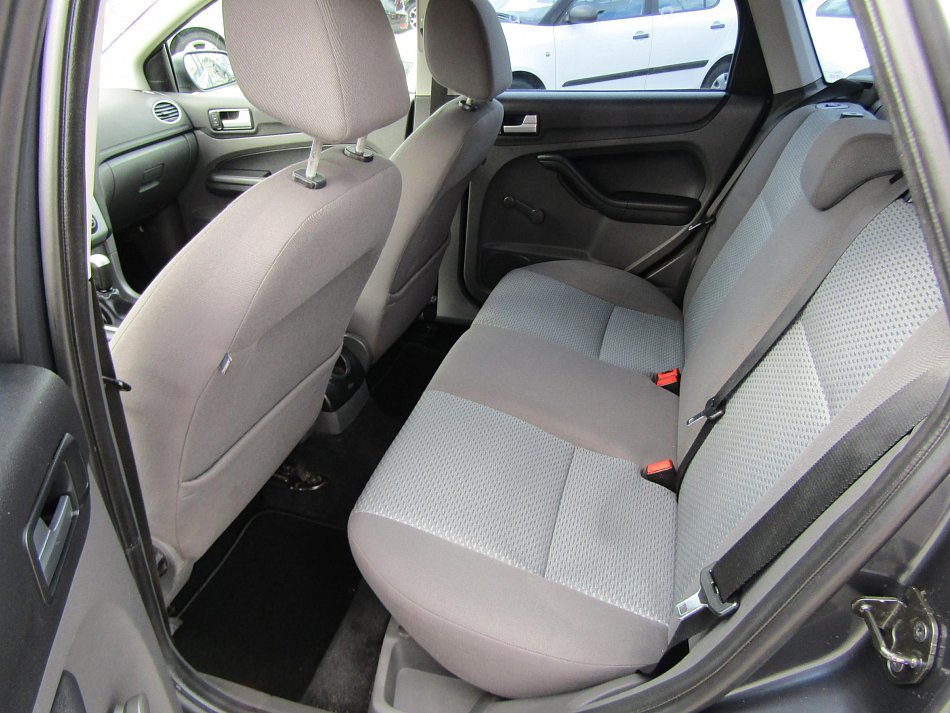 Ford Focus 1.6i 