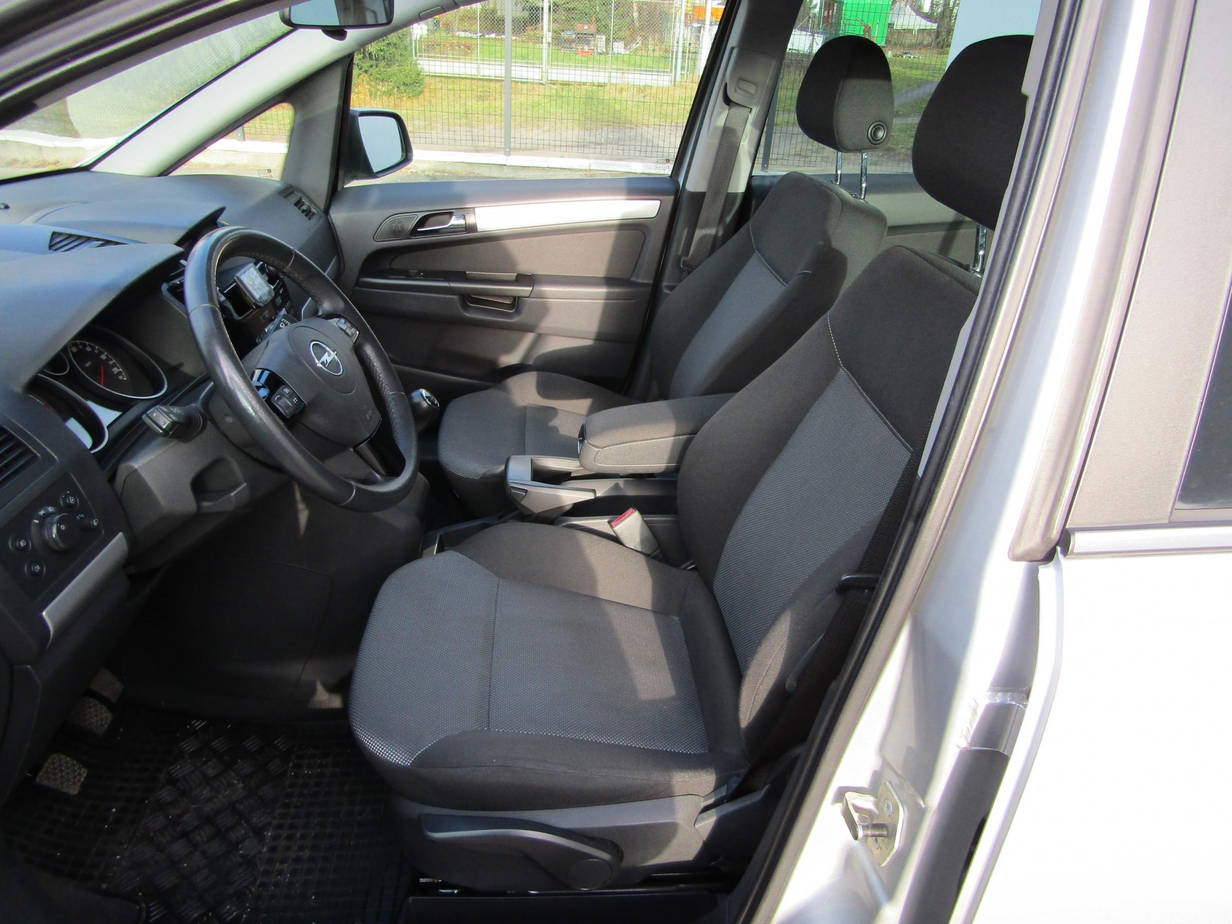 Opel Zafira, 2011 - pohled č. 8