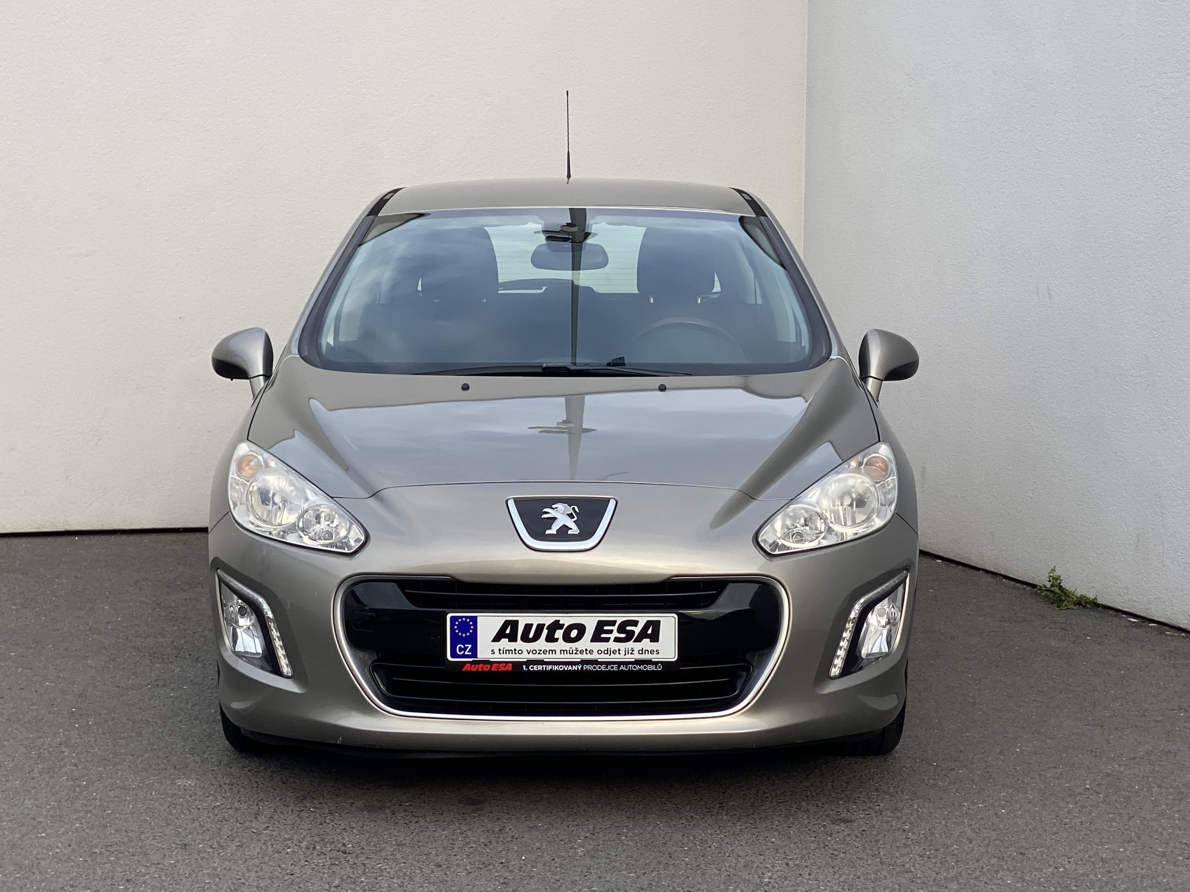 Peugeot 308, 2013 - pohled č. 2