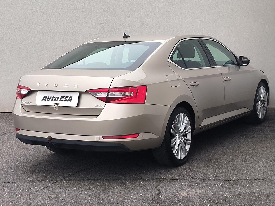 Škoda Superb III 2.0 TDi Ambiente 4x4