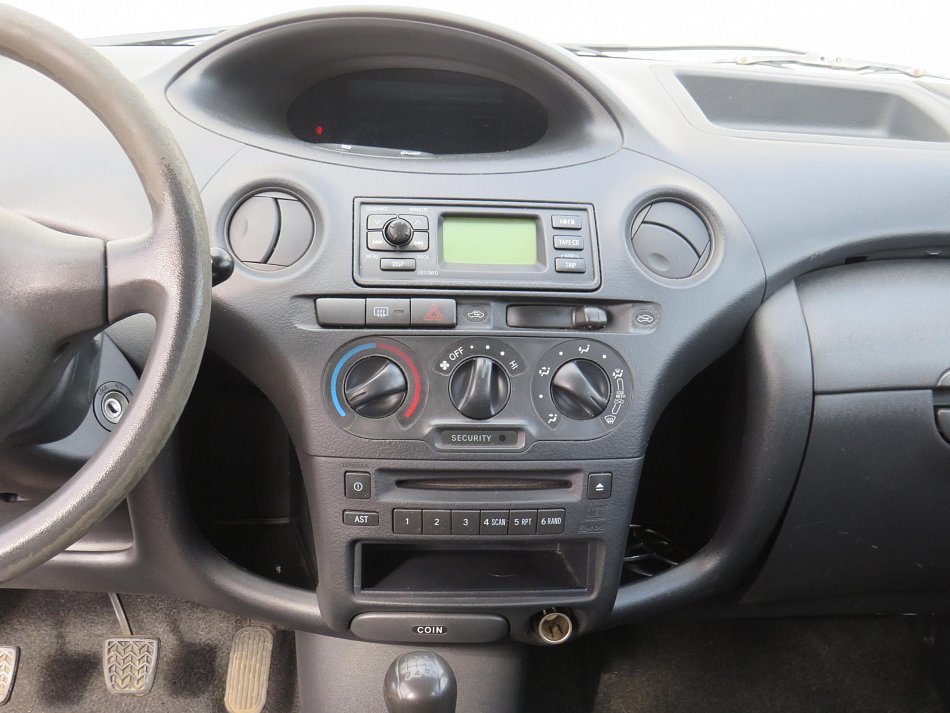 Toyota Yaris 1.0i 