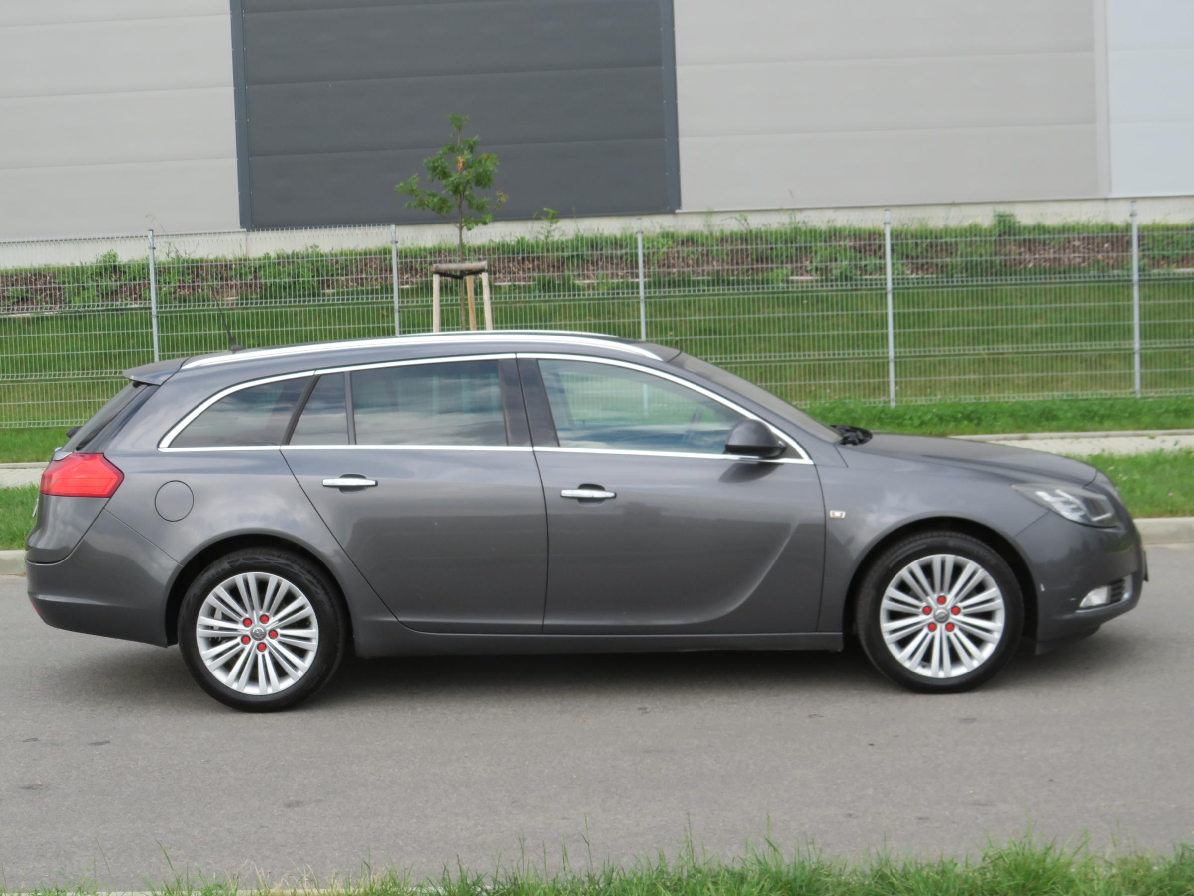 Opel Insignia, 2012 - pohled č. 4