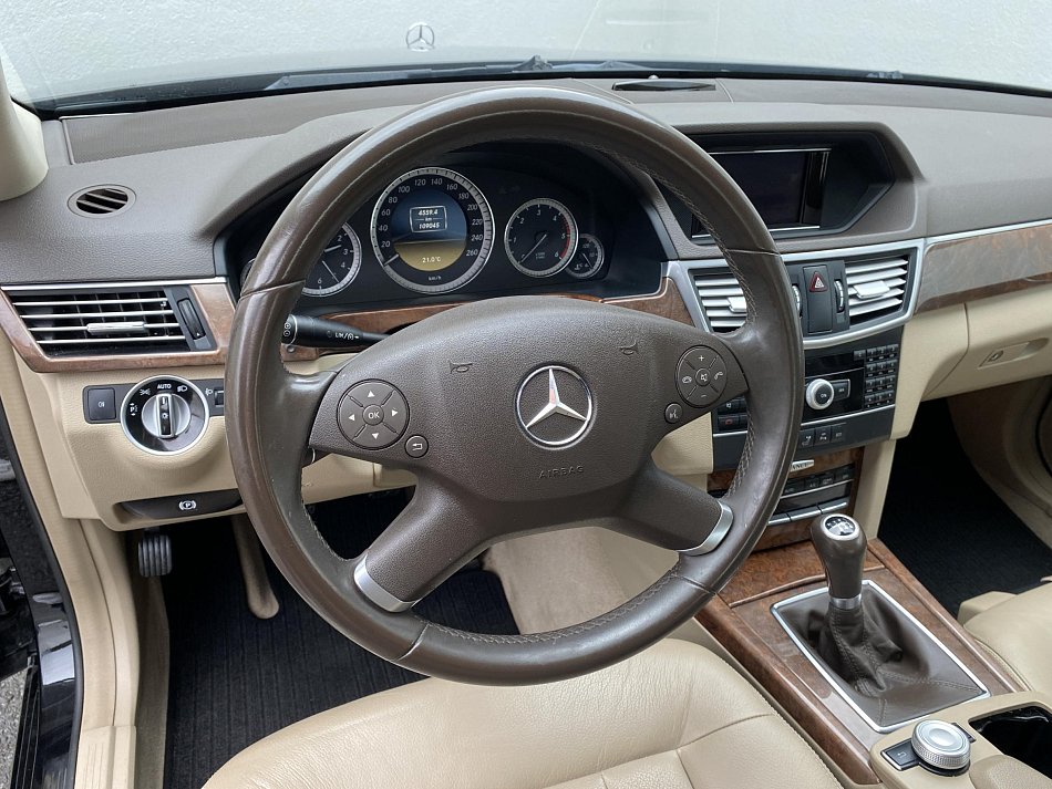 Mercedes-Benz Třída E 2.2 CDi Elegance 200