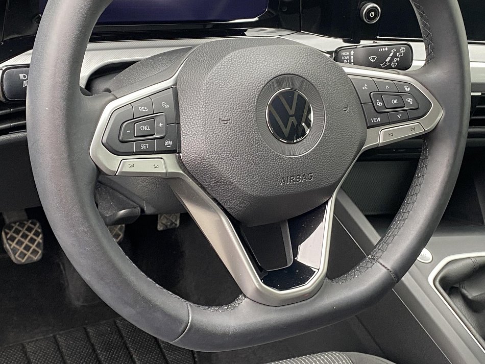 Volkswagen Golf 1.0 TSI 