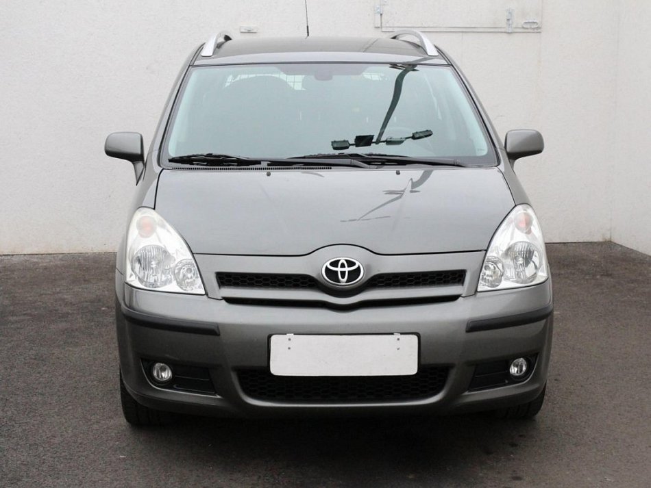 Toyota Corolla Verso 2.2D-4D 