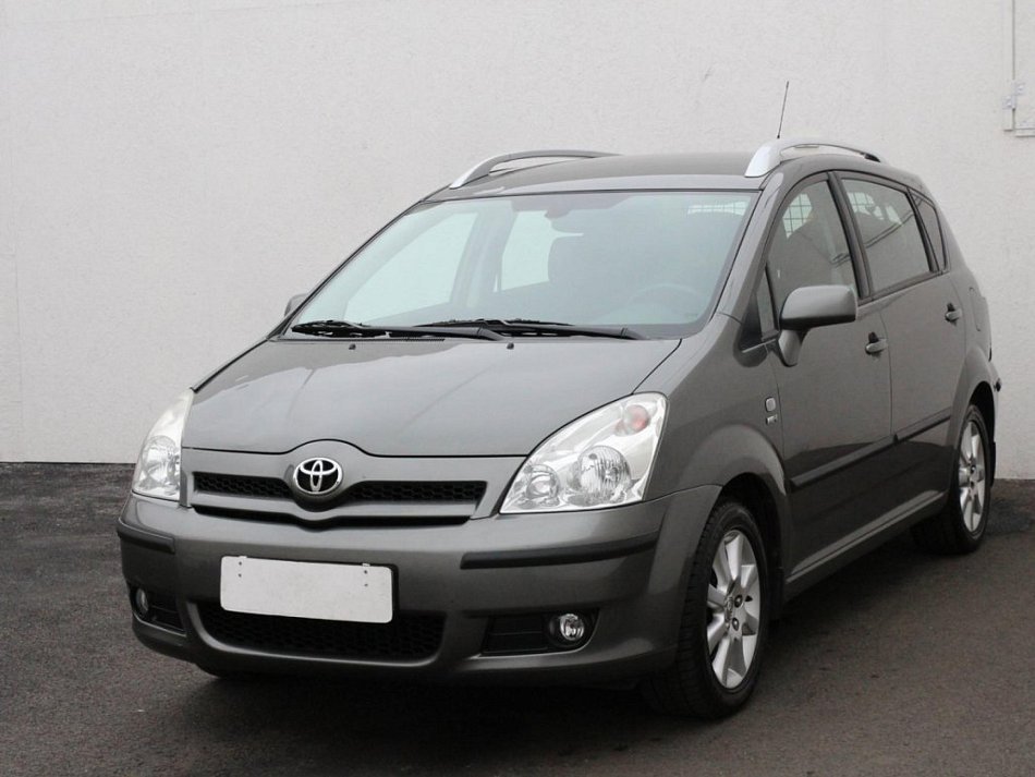 Toyota Corolla Verso 2.2D-4D 