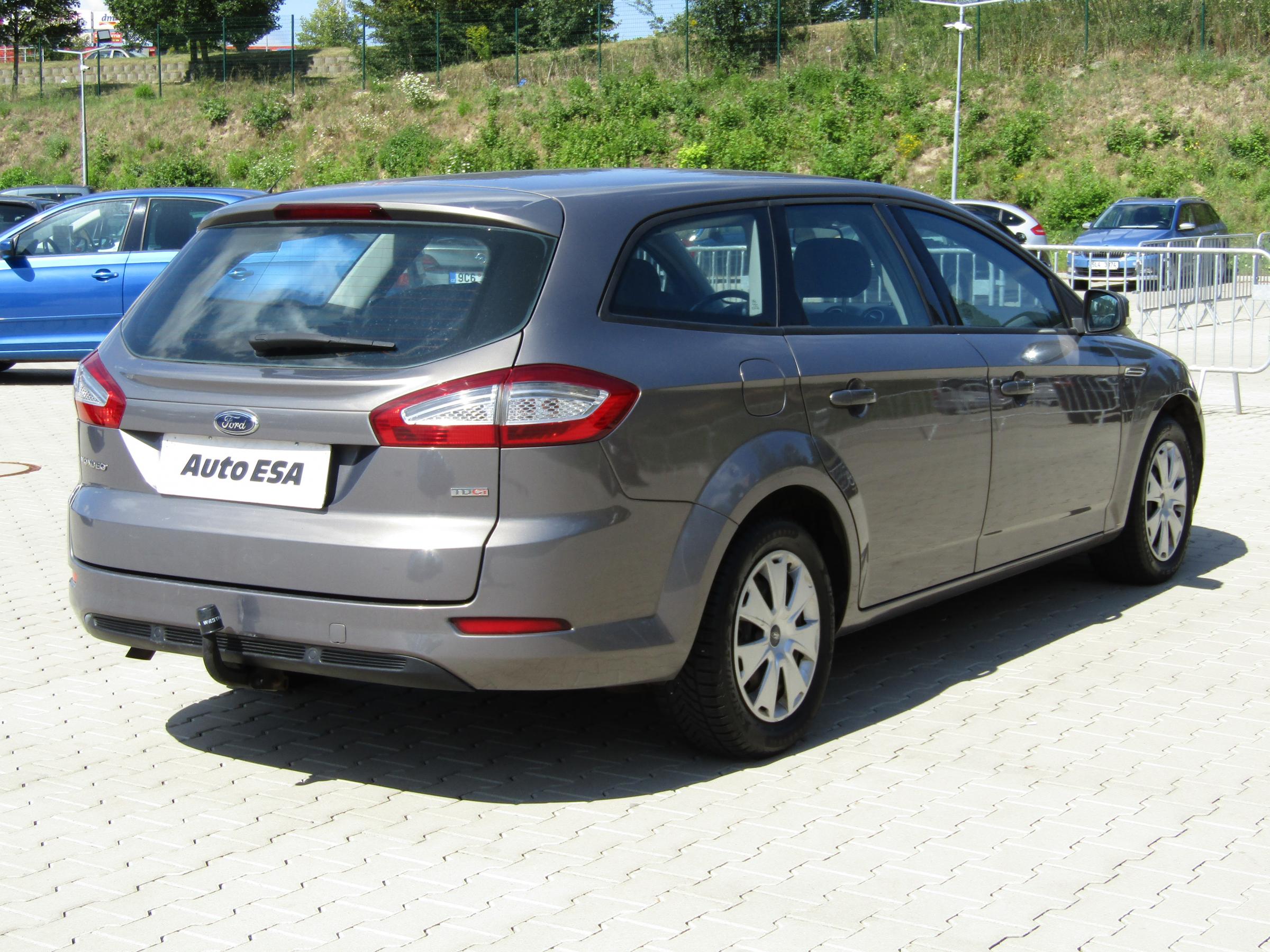 Ford Mondeo, 2011 - pohled č. 4