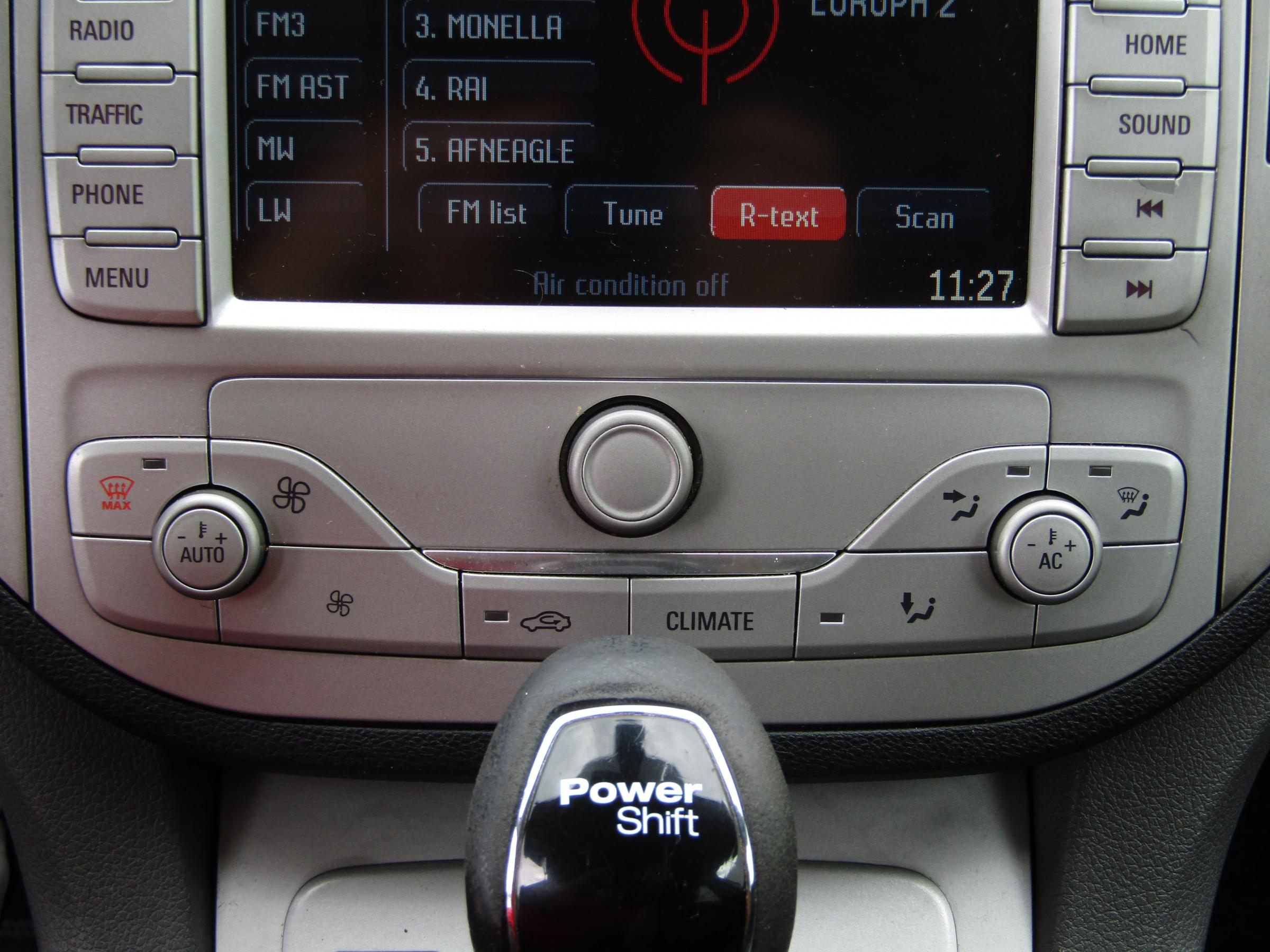 Ford Kuga, 2011 - pohled č. 17