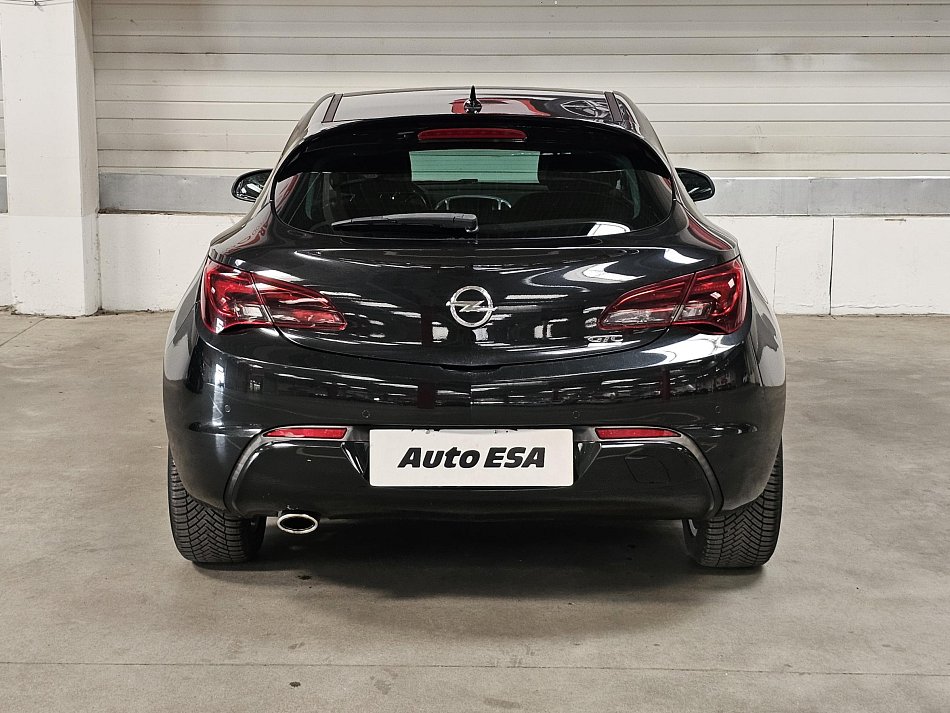 Opel Astra 1.4 T OPC line GTC