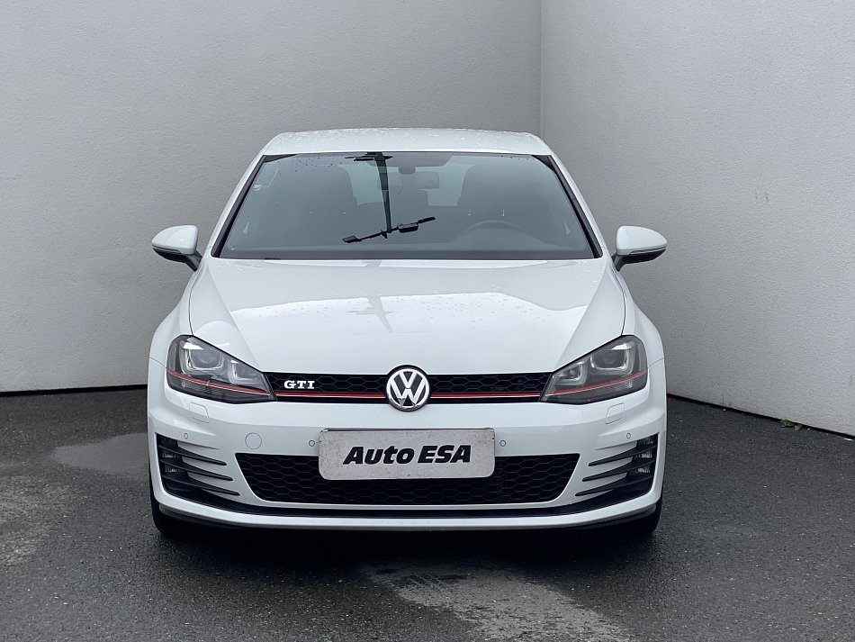 Volkswagen Golf 2.0TSi GTi