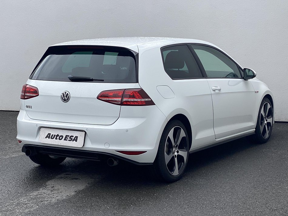 Volkswagen Golf 2.0TSi GTi