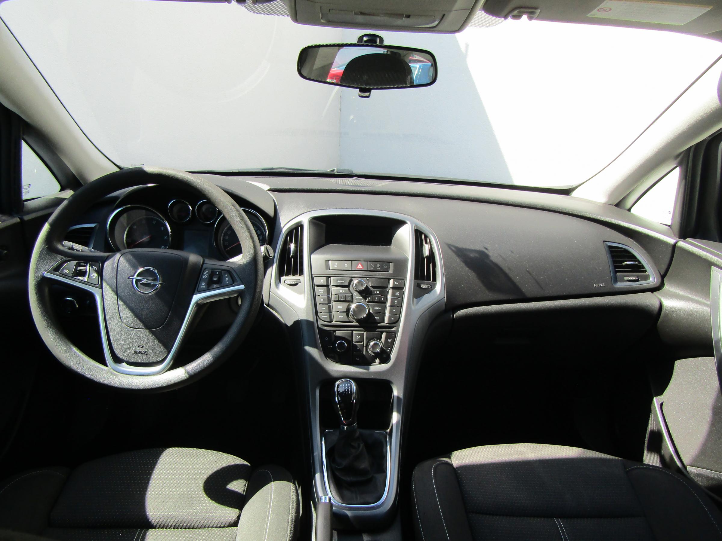 Opel Astra, 2013 - pohled č. 16