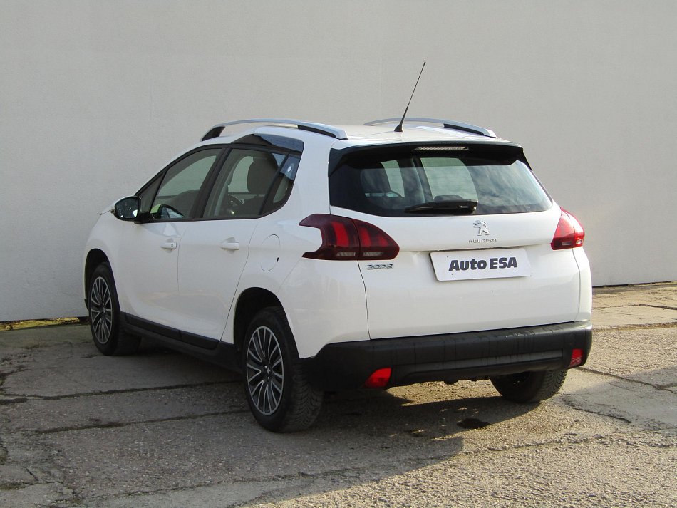 Peugeot 2008 1.2i 