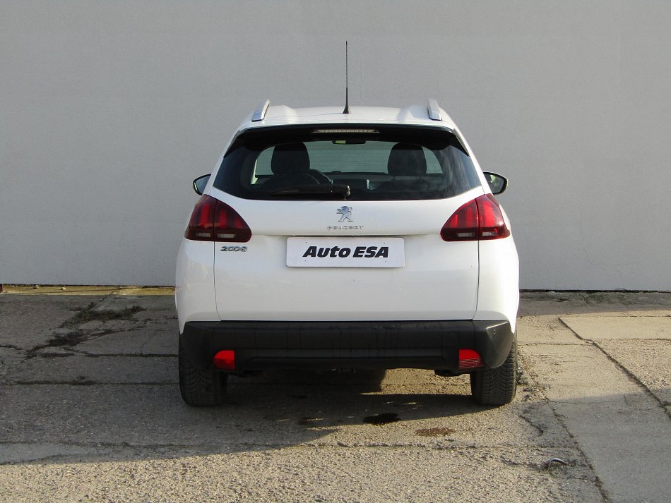 Peugeot 2008 1.2i 