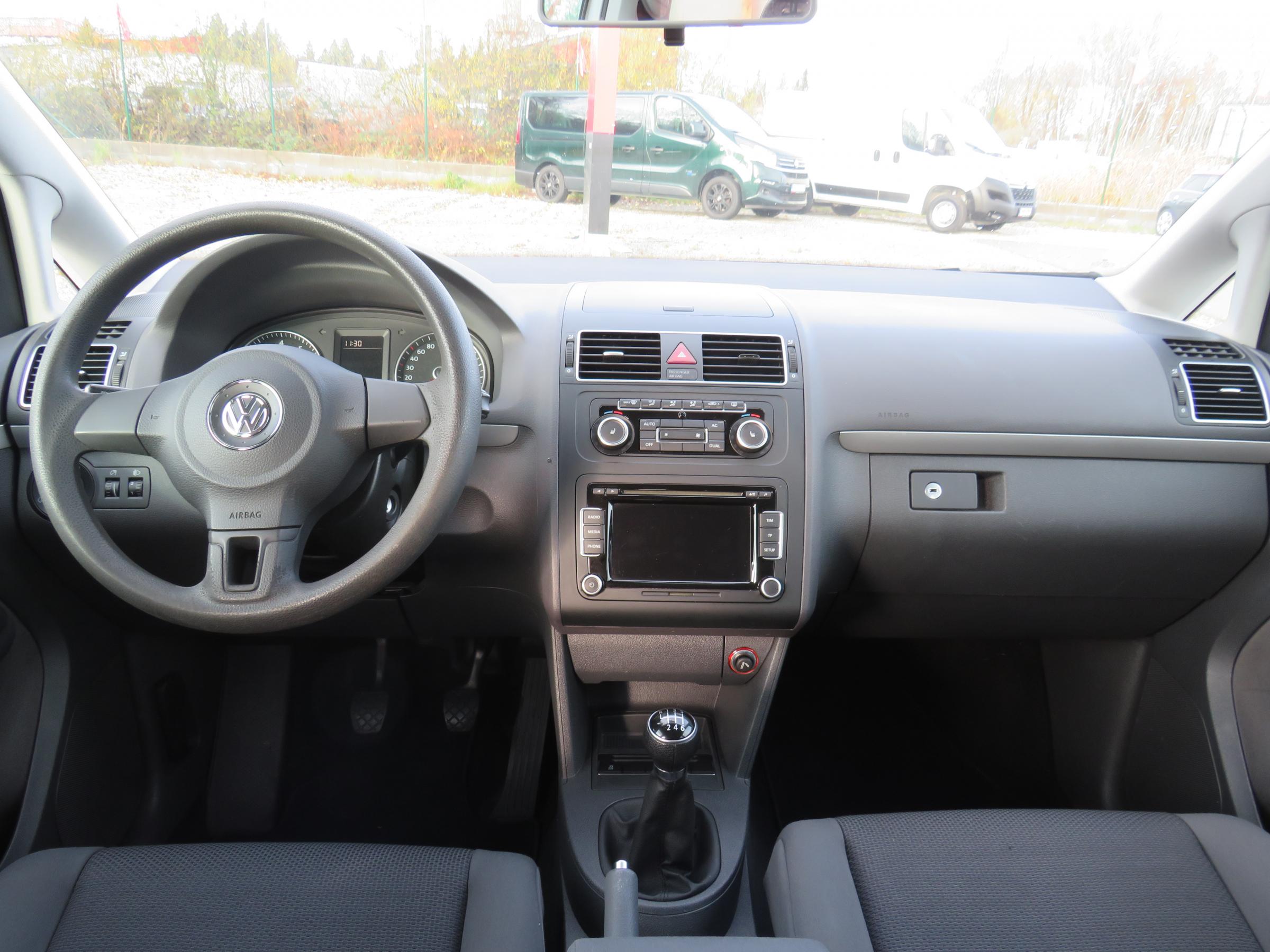 Volkswagen Touran, 2011 - pohled č. 11