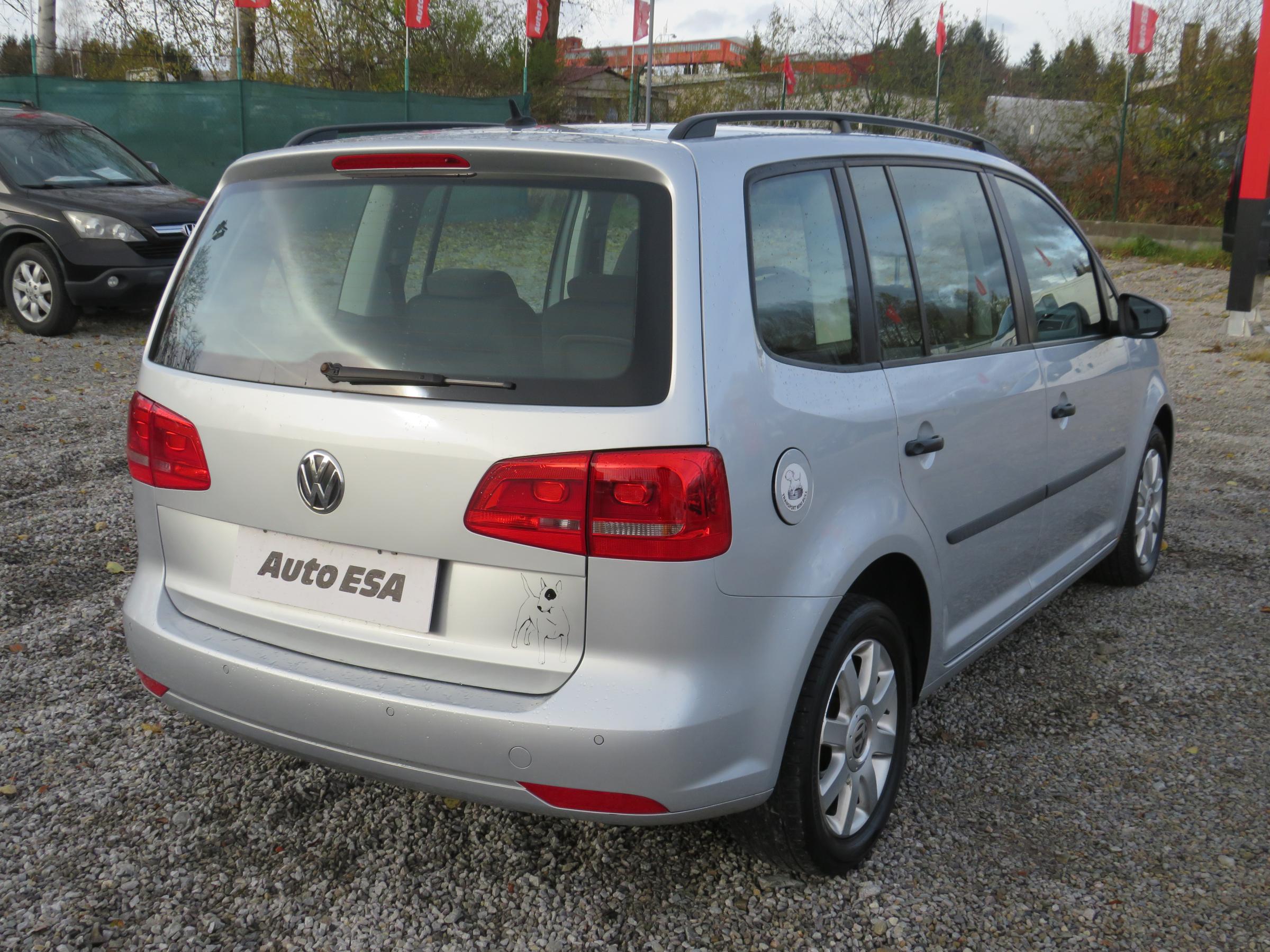 Volkswagen Touran, 2011 - pohled č. 4