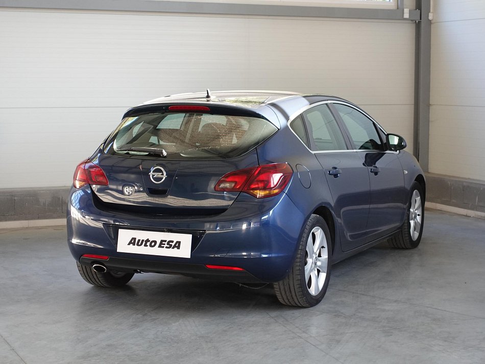 Opel Astra 1.6GTC 