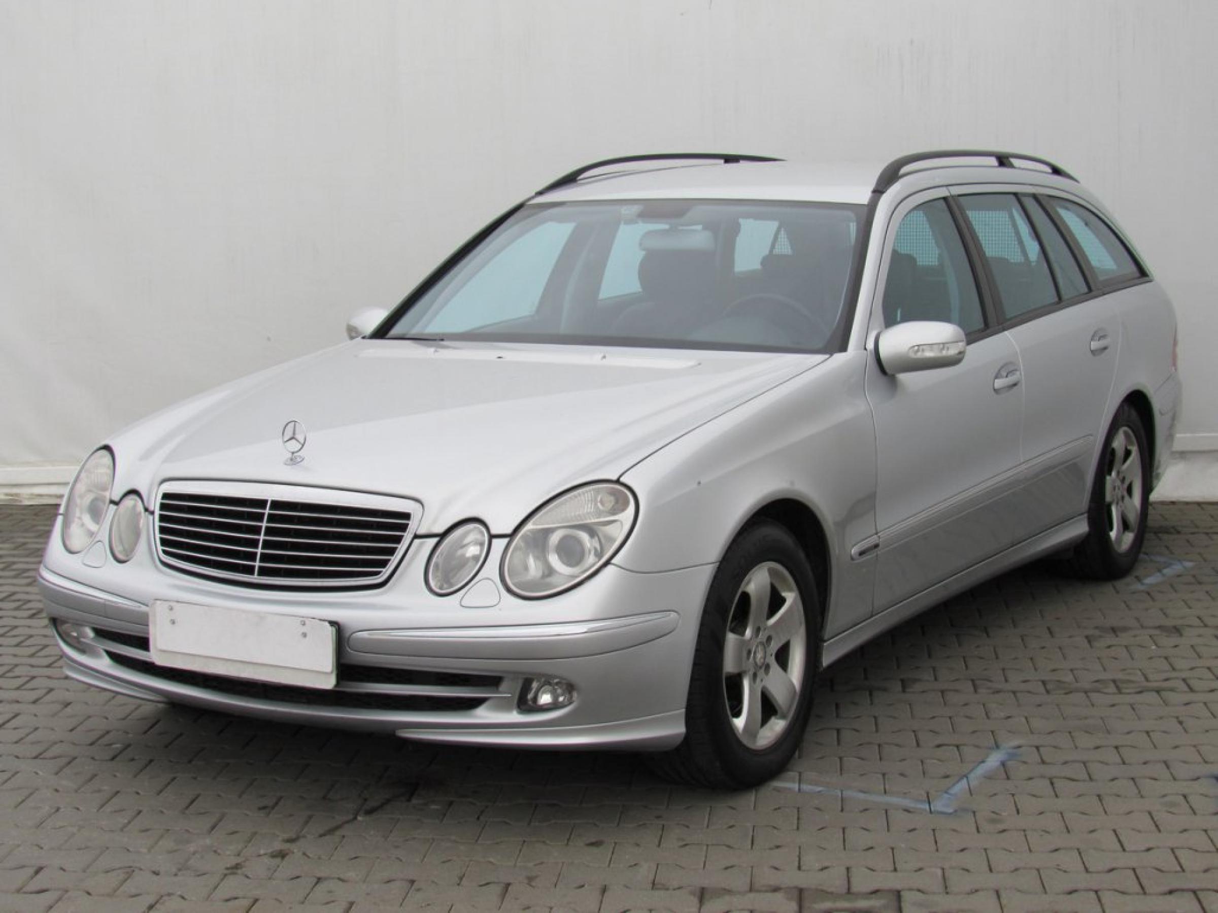 Mercedes-Benz Třída E, 2009 - pohled č. 3