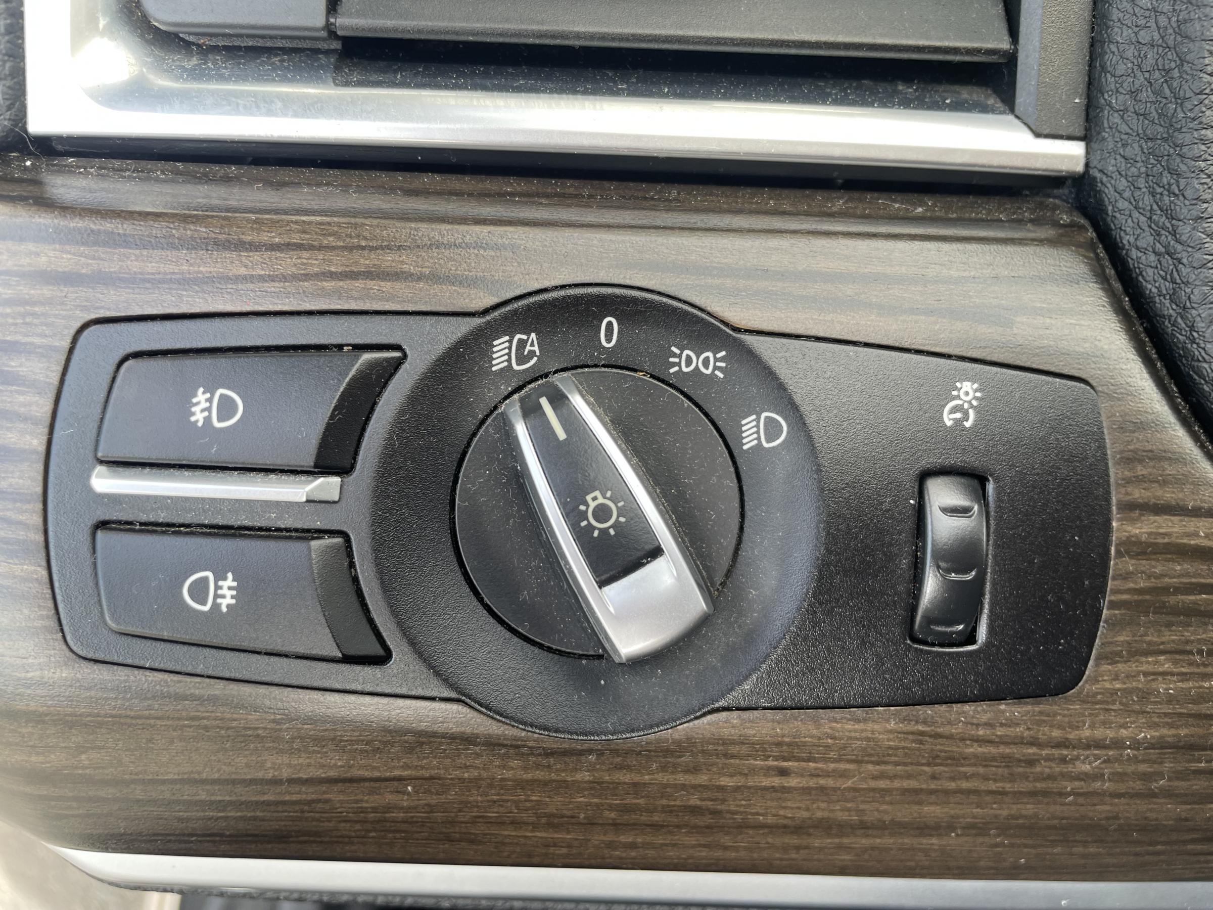 BMW Řada 5, 2011 - pohled č. 15