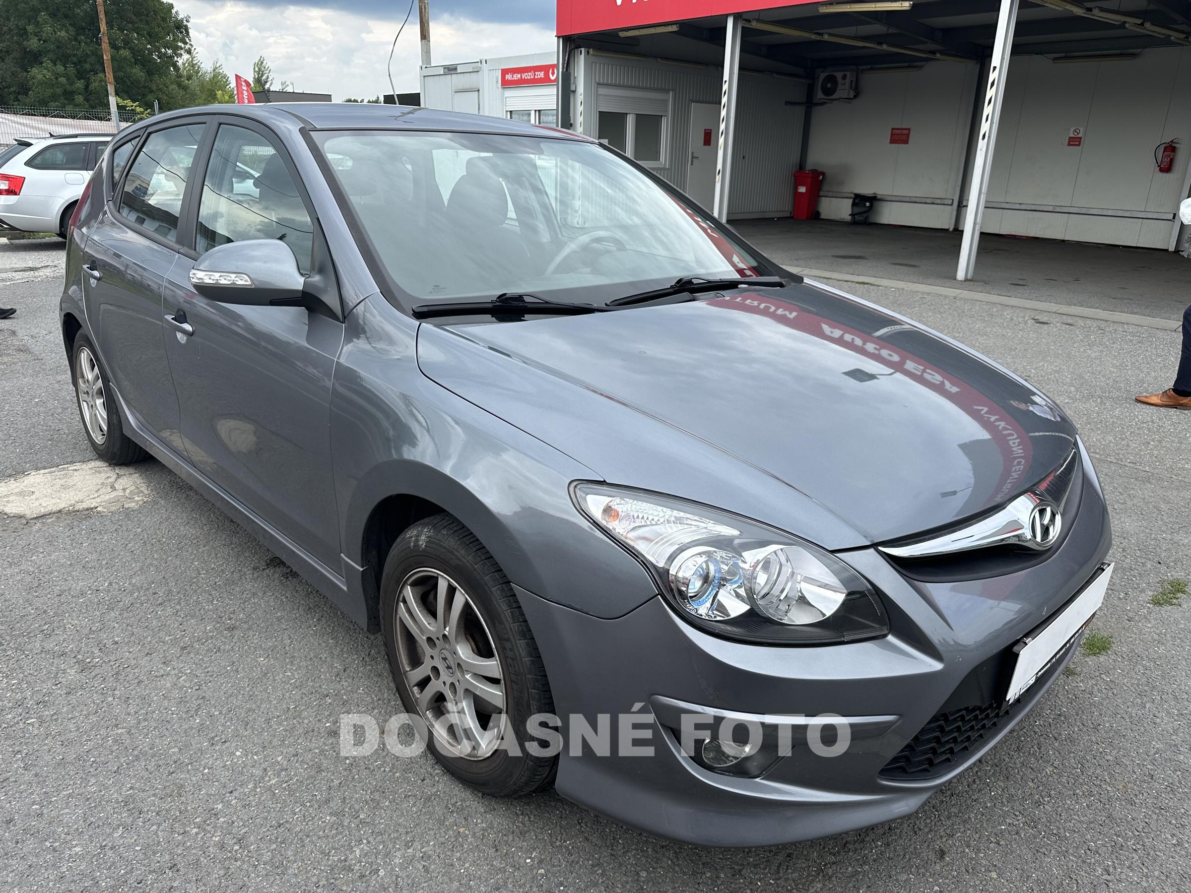 Hyundai i30, 2011