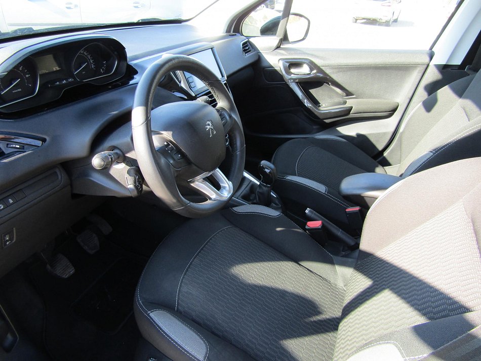 Peugeot 208 1.2 PT 