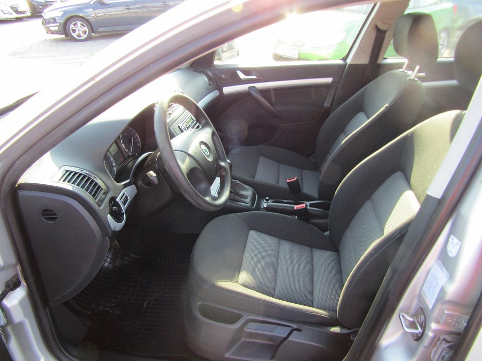 Škoda Octavia II 1.6 i Ambiente