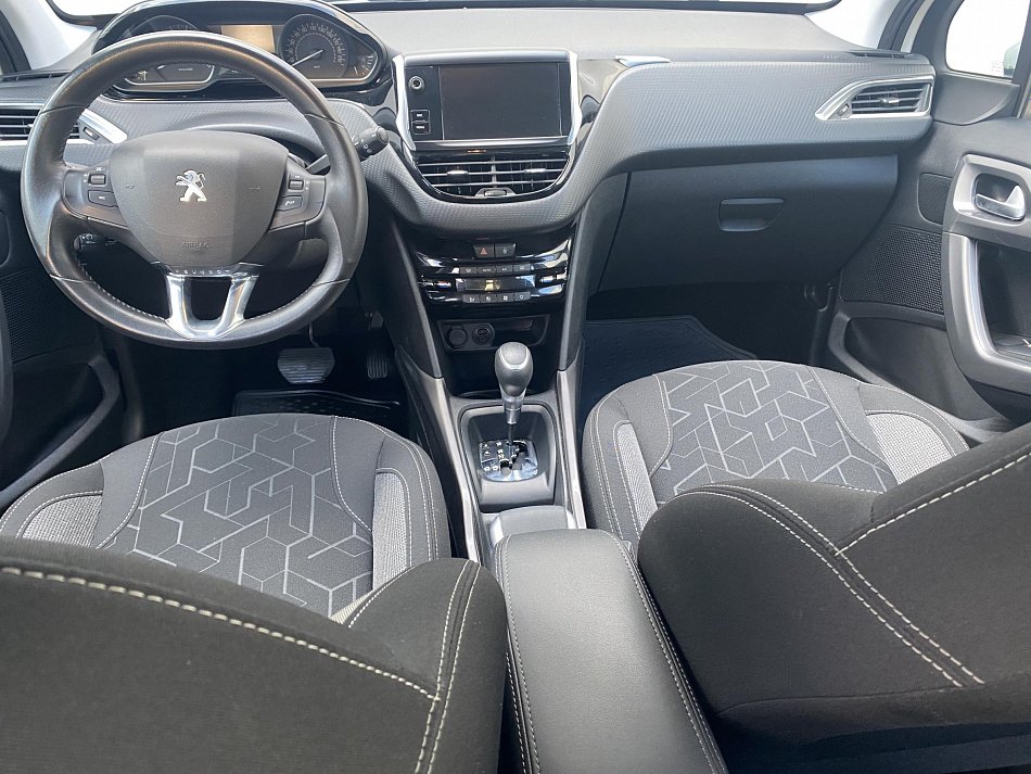 Peugeot 2008 1.2PT 