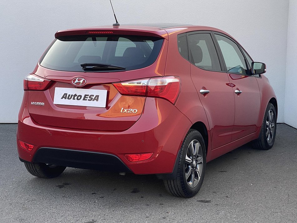 Hyundai Ix20 1.6i 