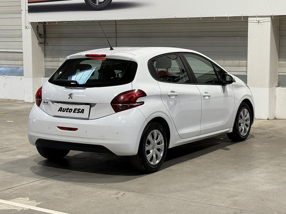 Peugeot 208 1.2 VTi 