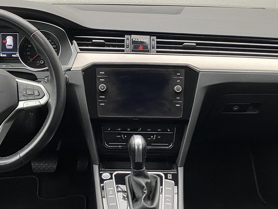 Volkswagen Passat 2.0 TDi Elegance