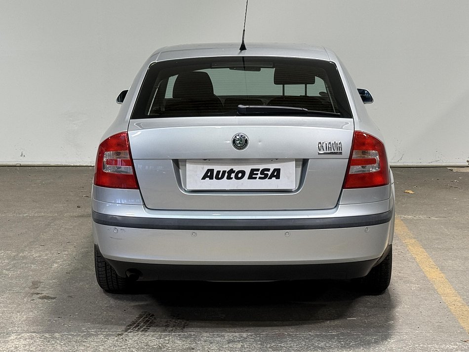 Škoda Octavia II 1.6i Ambiente