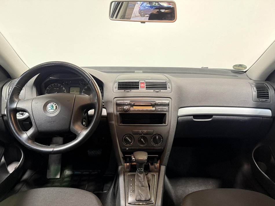 Škoda Octavia II 1.6i Ambiente