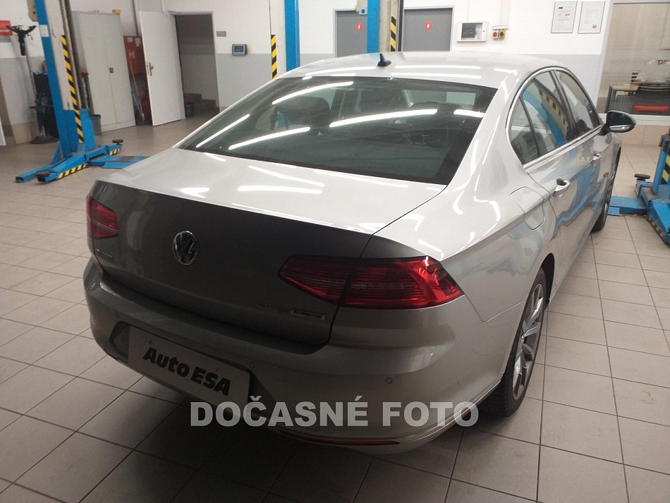 Volkswagen Passat 2.0 TDi Highline