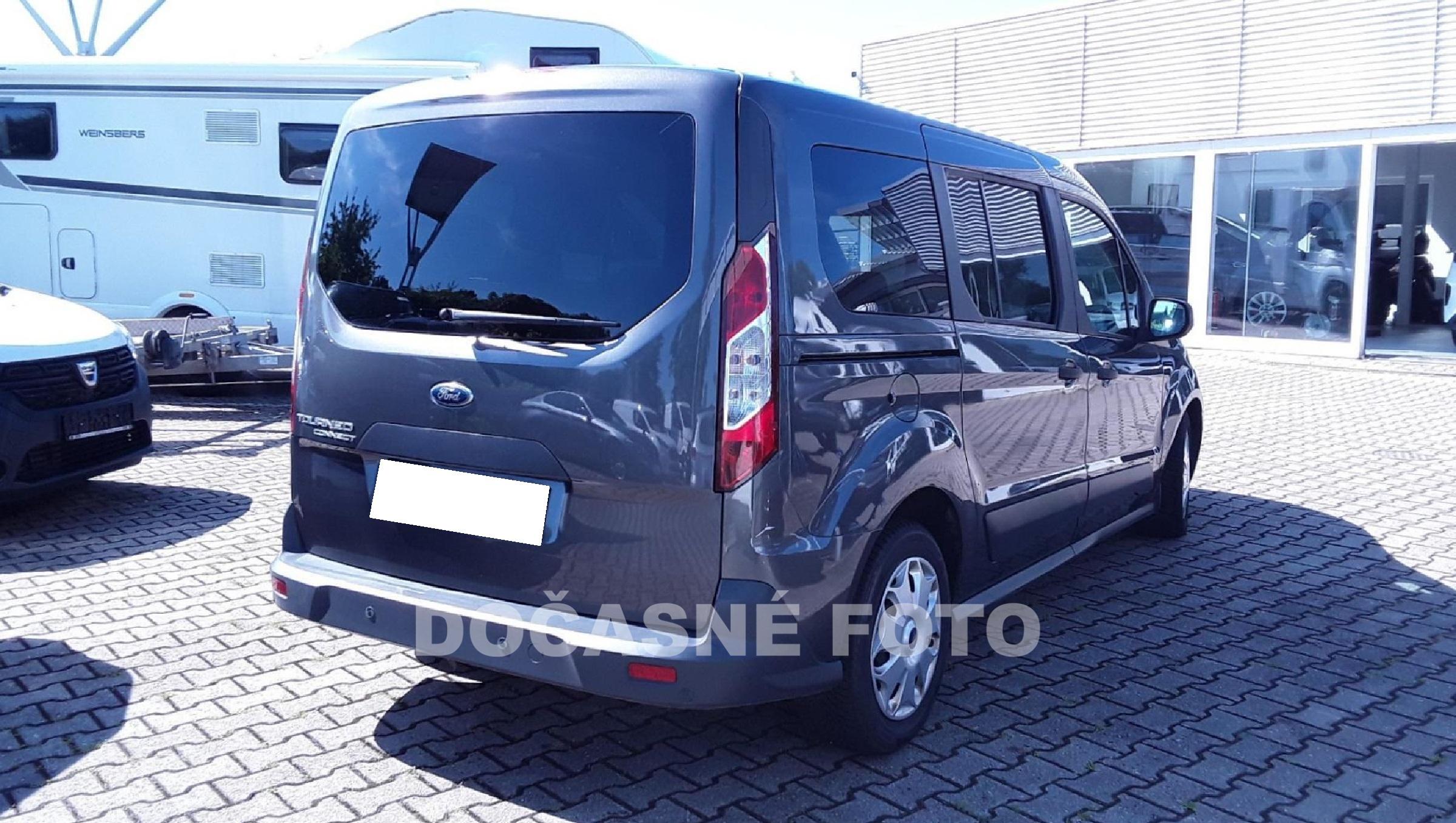 Ford Tourneo Connect, 2017 - pohled č. 4