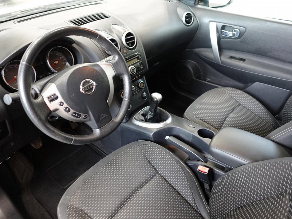 Nissan Qashqai 1.6i 