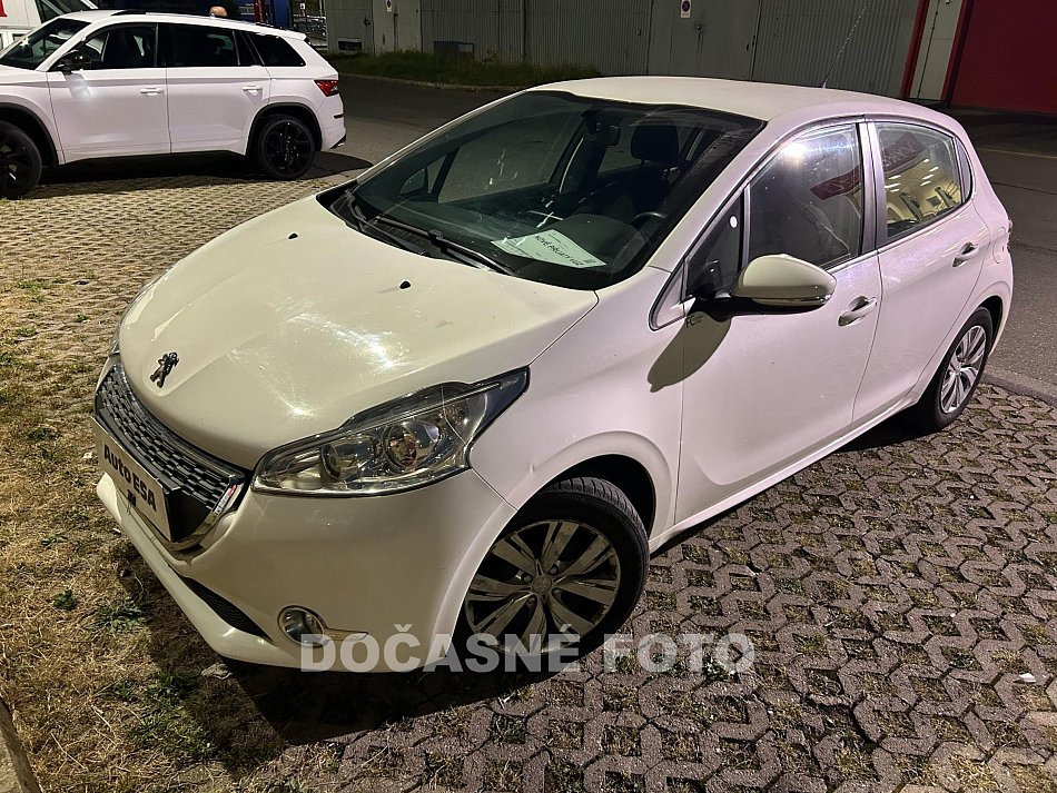 Peugeot 208 1.0i 