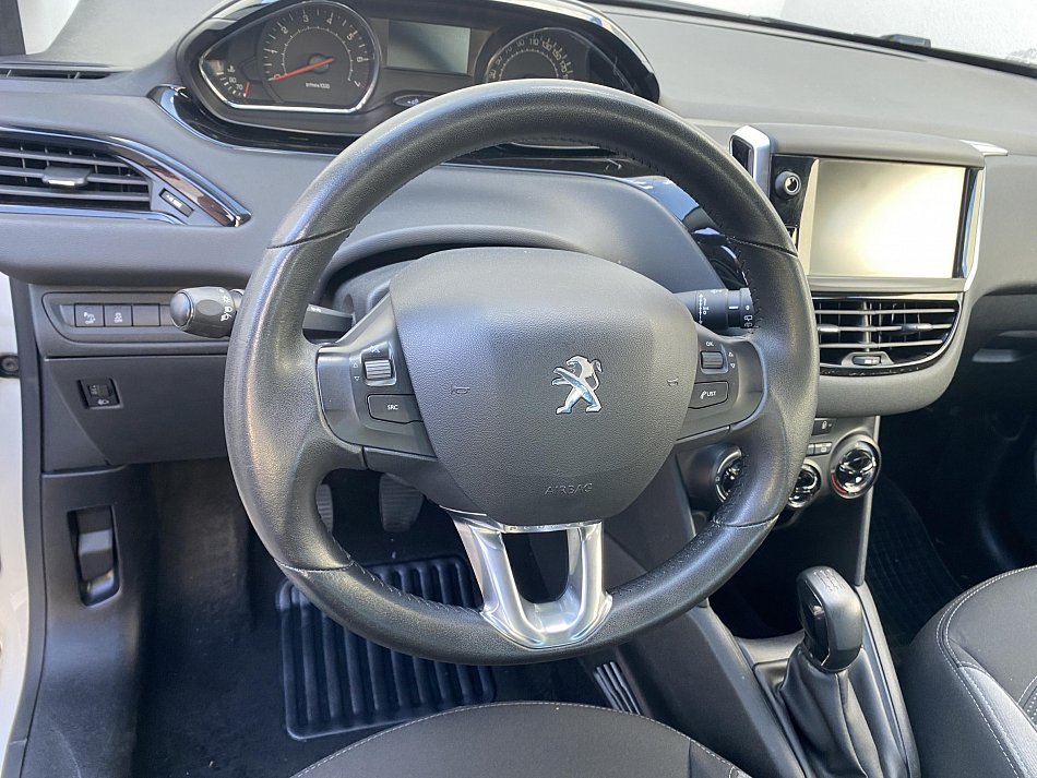 Peugeot 208 1.0i 