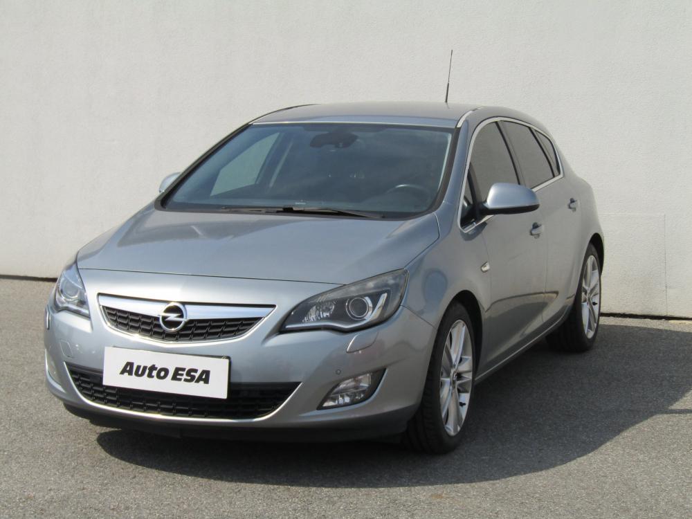 Opel Astra, 2010 - pohled č. 3