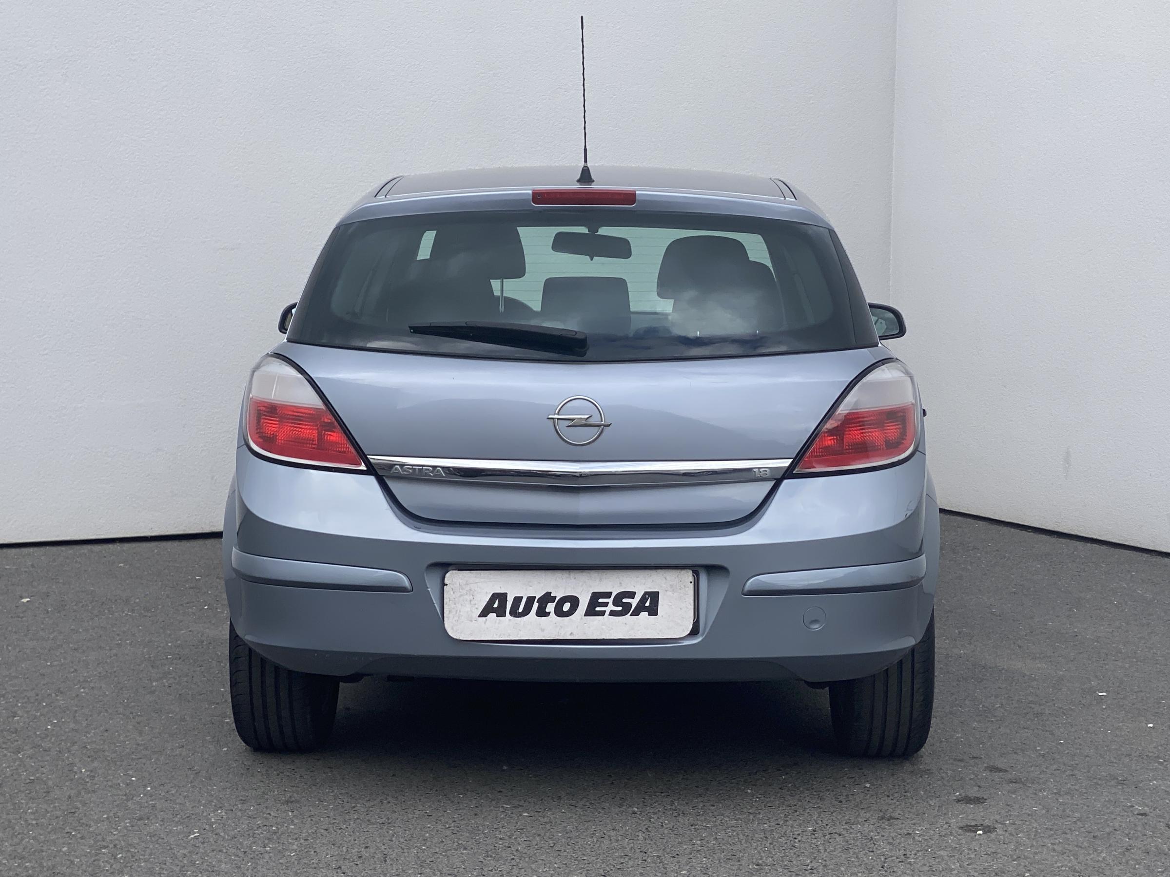 Opel Astra, 2005 - pohled č. 5