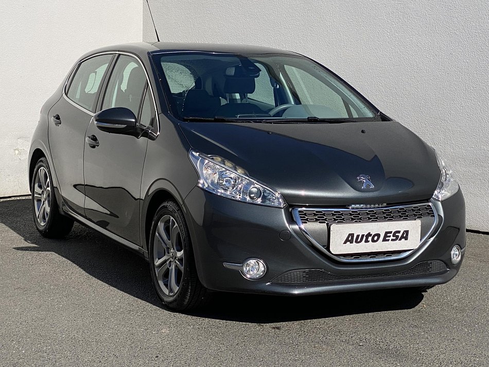 Peugeot 208 1.2i Allure